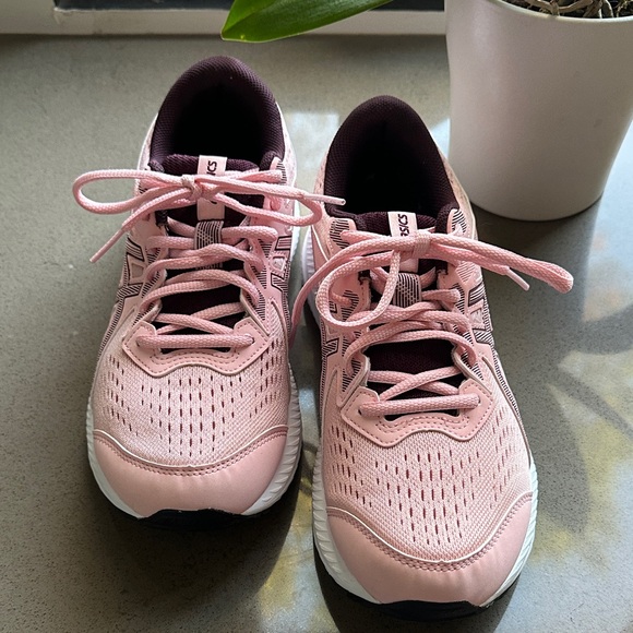 ASICS Women's Gel-Contend 8 Running Shoes in Pink and Burgundy size 8.5 😎 - Picture 2 of 16